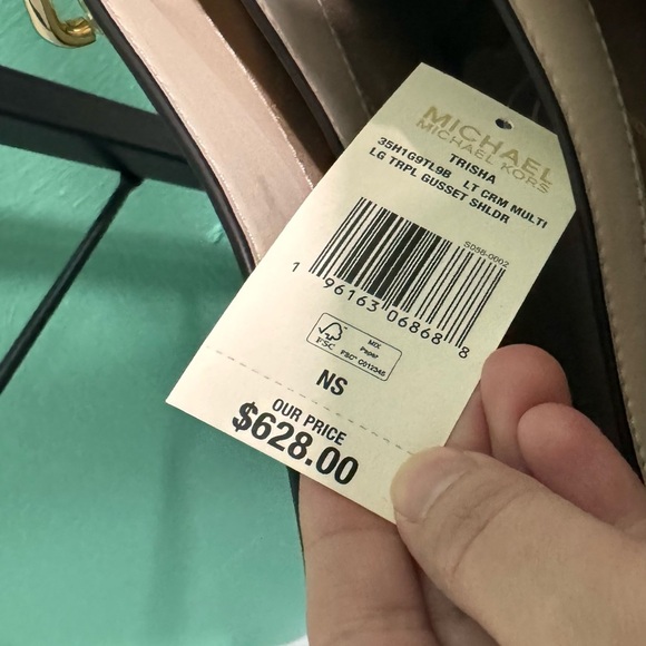 Michael Kors Trisha Large Shoulder Bag NWT - Picture 6 of 6